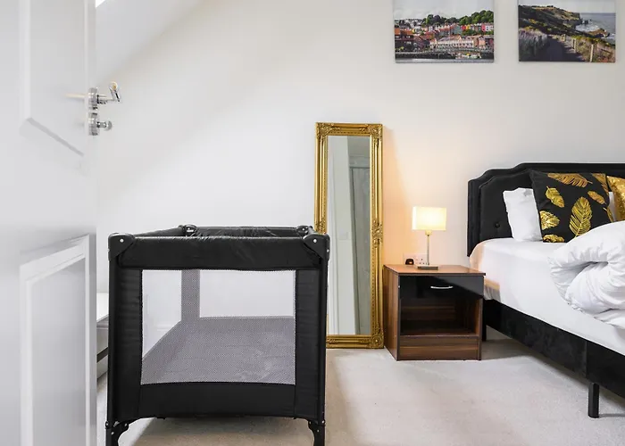 Daire 4 Bedroom House In *