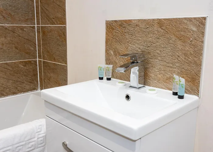 Apartment Salford - 1 Bed - Free Parking - Fast Wi Fi By Av Hughes