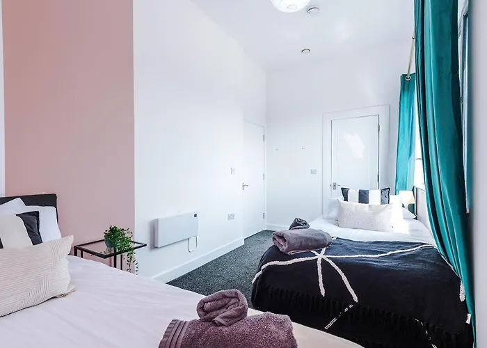 Large Salford -free Parking Apartament Manchester