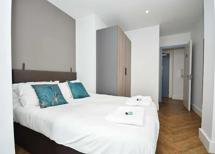 Spacious 2bed Flat W Security 맨체스터