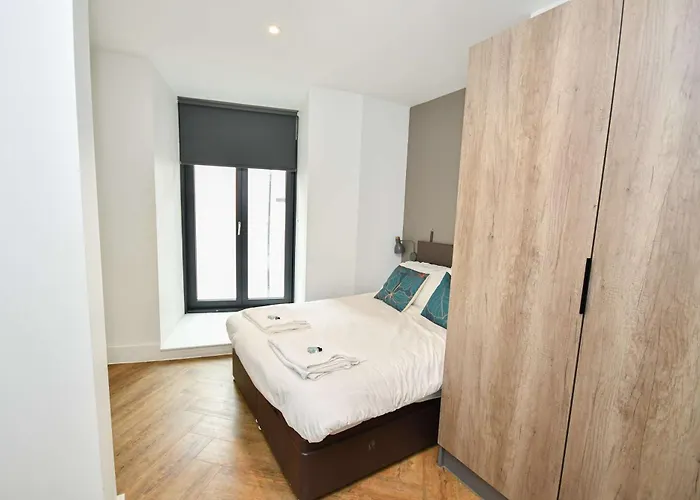 Spacious 2bed Flat W Security