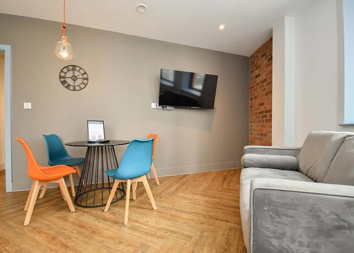 아파트 Spacious 2bed Flat W Security *