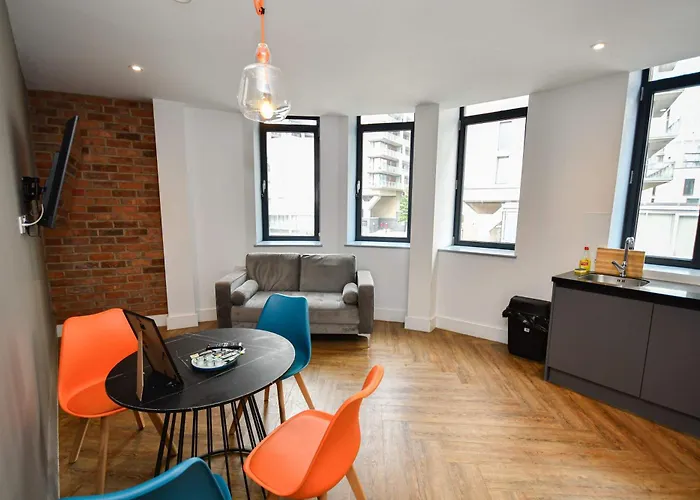 아파트 Spacious 2bed Flat W Security