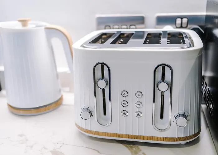 Daire Duplex In Salford, 2br&2ba, Full Kitchen Manchester