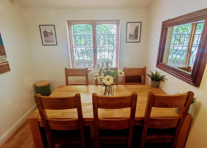 Detached House With Gated Parking In Whalley Range, Near Centre *