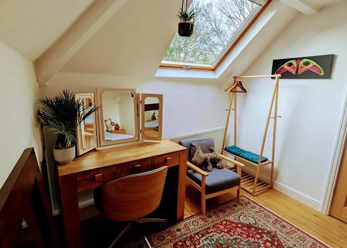 Detached House With Gated Parking In Whalley Range, Near Centre ヴィラ *