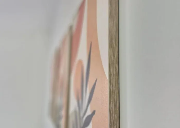 Apartament Elite Service 5min To Tram, Direct To Manchester, 5 Min Drive To High Street & M60 J17 Manchester