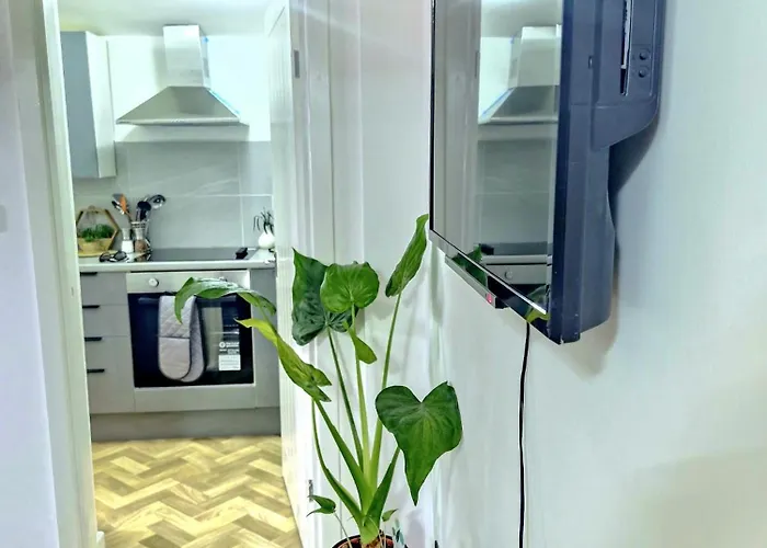 Elite Service 5min To Tram, Direct To Manchester, 5 Min Drive To High Street & M60 J17 Apartament Manchester