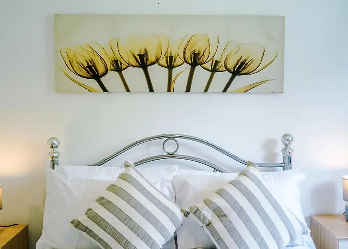 Spacious 3bed In Stretford, Sleeps 6, Parking Hébergement de vacances Manchester