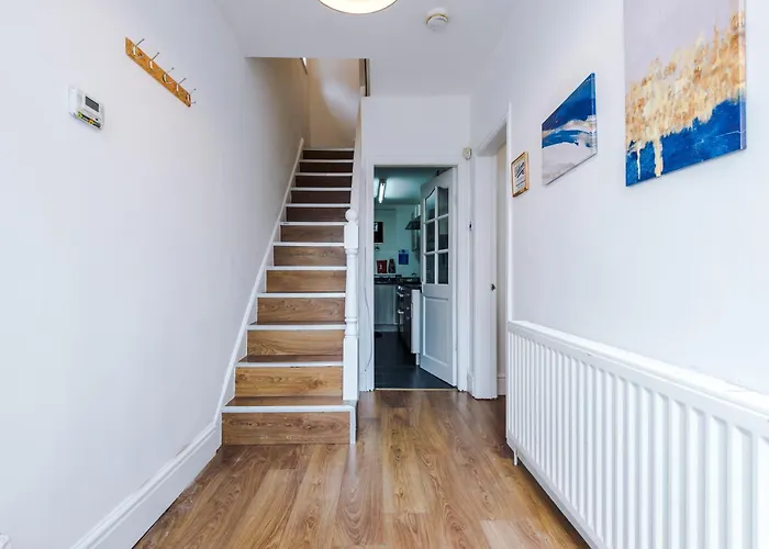 Spacious 3bed In Stretford, Sleeps 6, Parking Hébergement de vacances Manchester