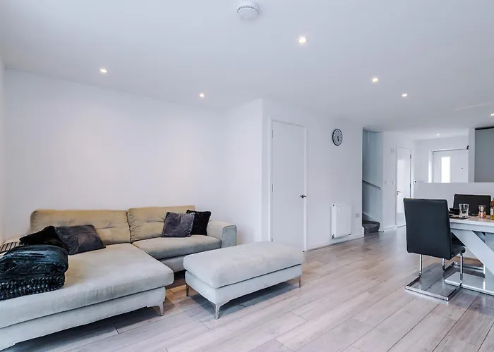 Spacious In Mcr - Free Parking, Ps5 & Superfast Wifi Manchester