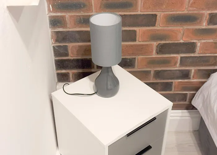 5bdr | Tram Access|free St Parking *