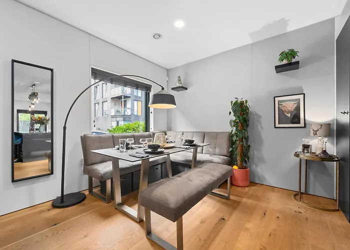 Vakantiehuis Cityscape Mcr Townhouse - Free Parking & Garden *