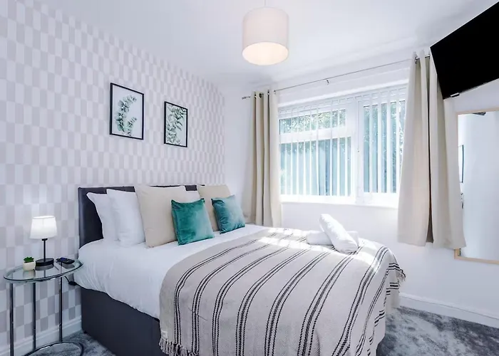 Comfortable & Spacious 3br House Near Coop Live Arena & Etihad Stadium With Free Parking - New Management Since Jan '26 아파트 맨체스터