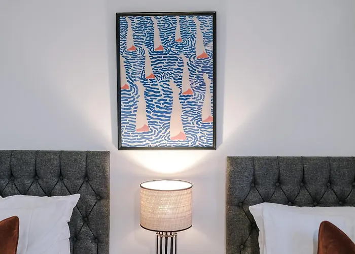 펜션 Big Mcr 5-bedroom Contractor House Sleeps 8 With Parking By Purestay 맨체스터