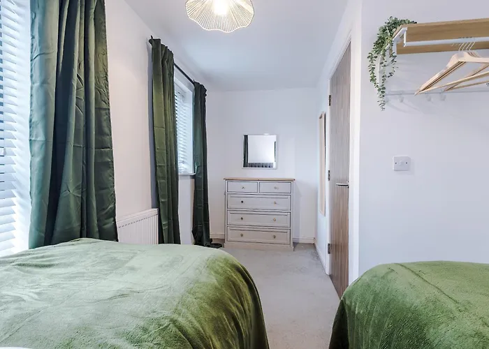 Big Mcr 5-bedroom Contractor House Sleeps 8 With Parking By Purestay 펜션 맨체스터