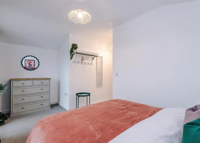 Big Mcr 5-bedroom Contractor House Sleeps 8 With Parking By Purestay 펜션 *