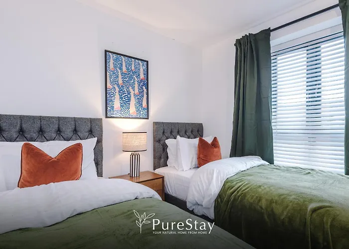 펜션 Big Mcr 5-bedroom Contractor House Sleeps 8 With Parking By Purestay 맨체스터