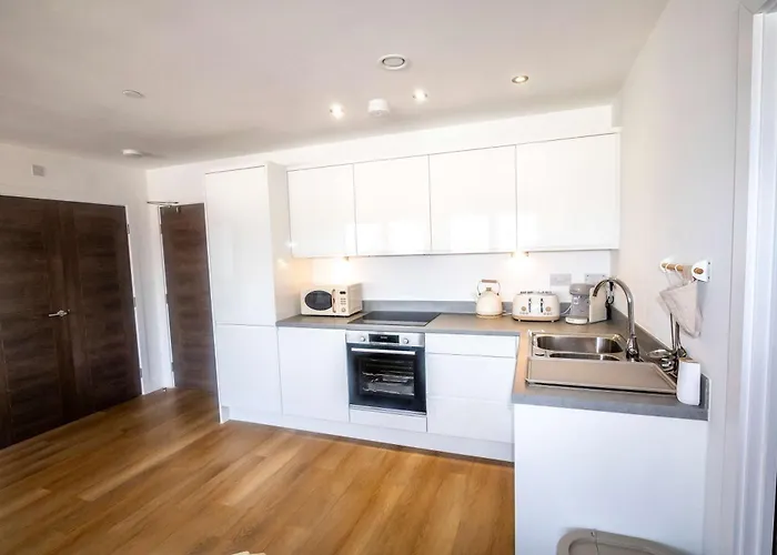 Zeni Alexandra Rise Two Bed Flat