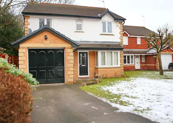 Vakantiehuis Home Base For Manchester 4 Bed-Garden-Free Parking - Pass The Keys *