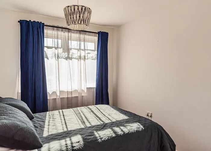 2 Bedroom Denton, Suitable For Professionals Needing A Peaceful Work Environment Apartament *