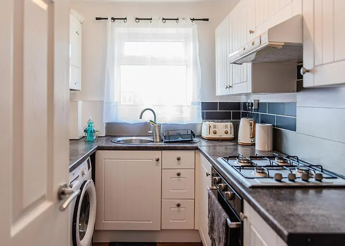 Apartament 2 Bedroom Denton, Suitable For Professionals Needing A Peaceful Work Environment *