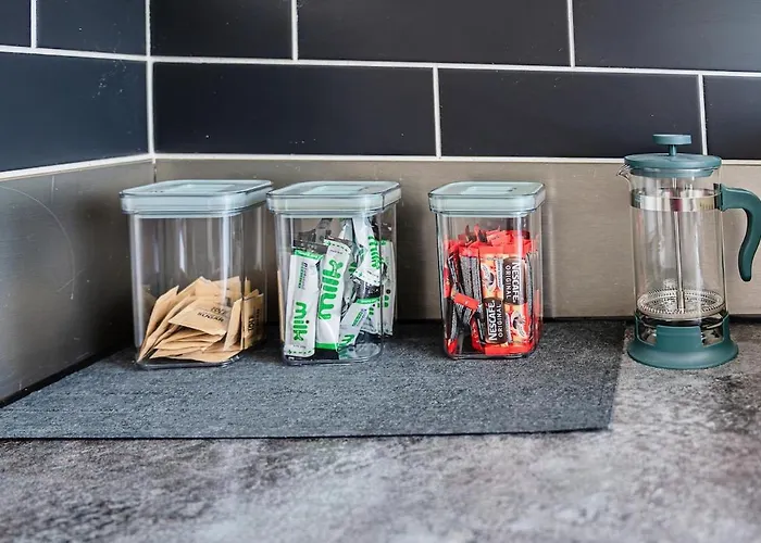 2 Bedroom Denton, Suitable For Professionals Needing A Peaceful Work Environment Manchester