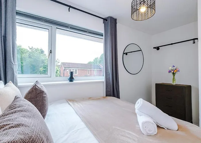 Tatil Evi New! 2br With Parking, Near Manchester