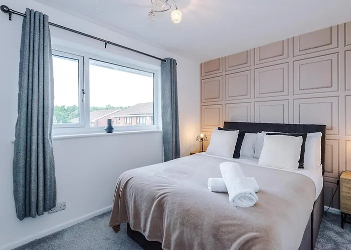 New! 2br With Parking, Near *