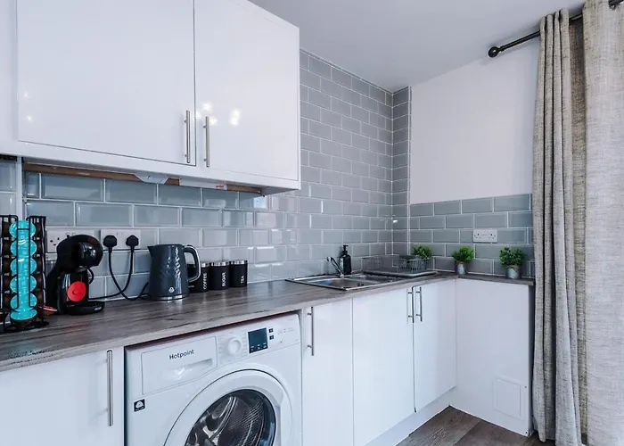 Tatil Evi New! 2br With Parking, Near Manchester