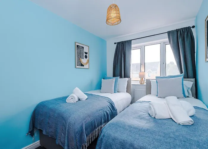 Ferienhaus Modern 3 Bedroom - Driveway Parking For 2 Vehicles, Close To Centre Manchester