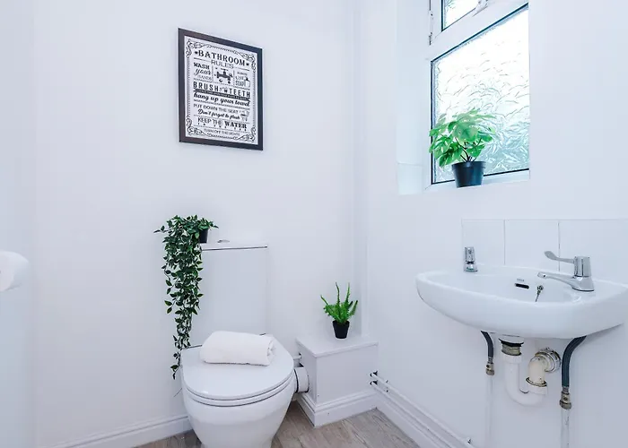 Ferienhaus Modern 3 Bedroom - Driveway Parking For 2 Vehicles, Close To Centre Manchester