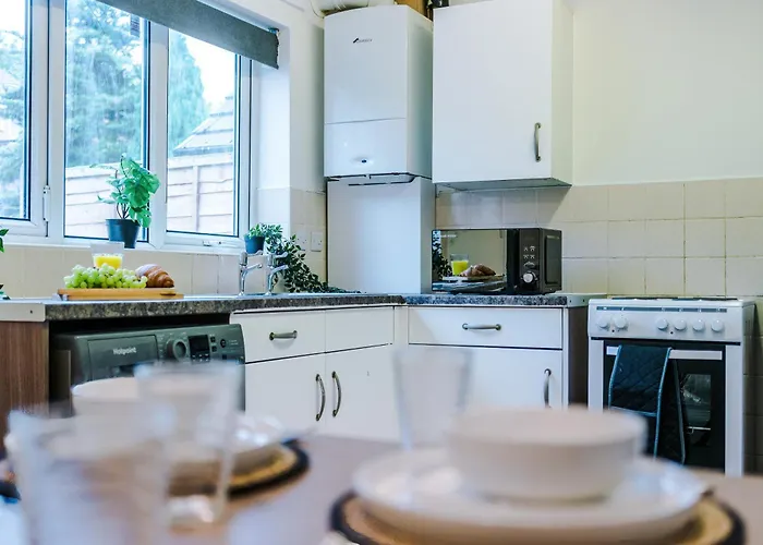 Modern 3 Bedroom - Driveway Parking For 2 Vehicles, Close To Centre Ferienhaus Manchester