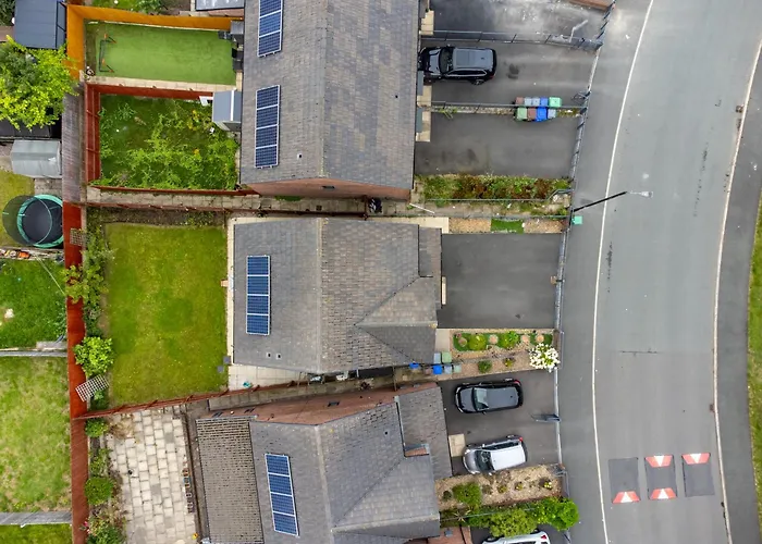 Casa de Férias Modern 4 Bedroom Detached House 66cl Manchester