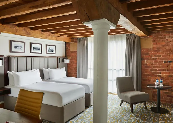 Отель Marriott Victoria &