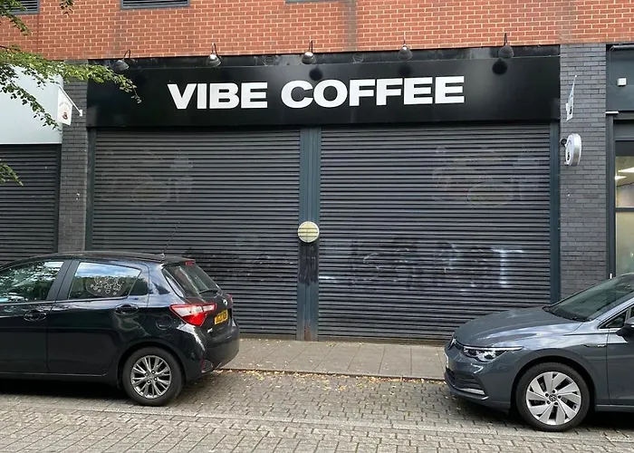 Cheerful 4-bedroom House With Multiple Car Parking 曼彻斯特