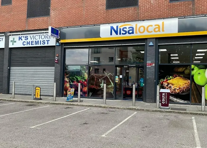 Cheerful 4-bedroom House With Multiple Car Parking 度假居 *