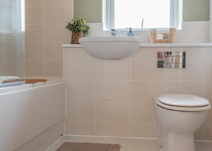 Сasa de vacaciones Modern House 2 Bedroom 5 Beds *