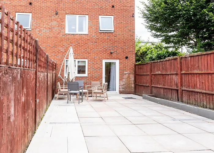 Modern House 2 Bedroom 5 Beds