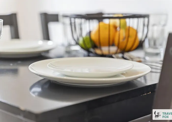 Centre House Etihad And Parking