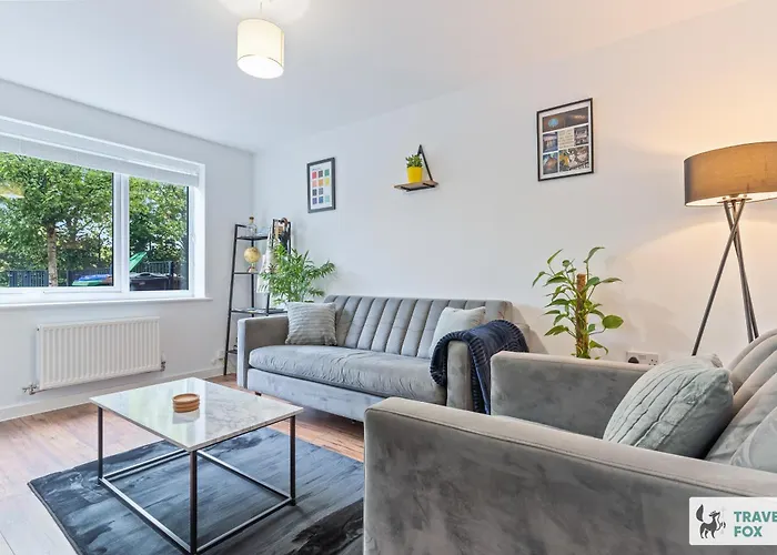 Centre House Etihad And Parking Manchester