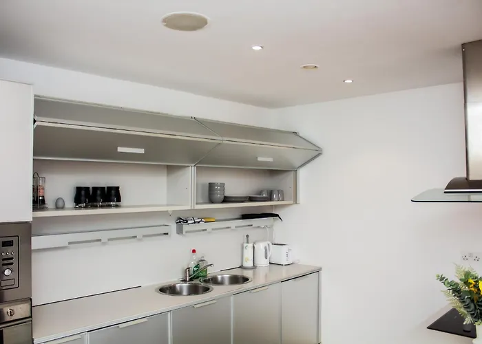 Modern 2 Bed Center * Manchester