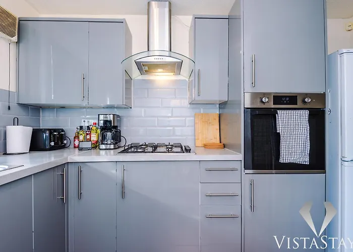 Cosy 3bdr House By Vista Short Lets & Serviced With Ps4 And Parking Hébergement de vacances *