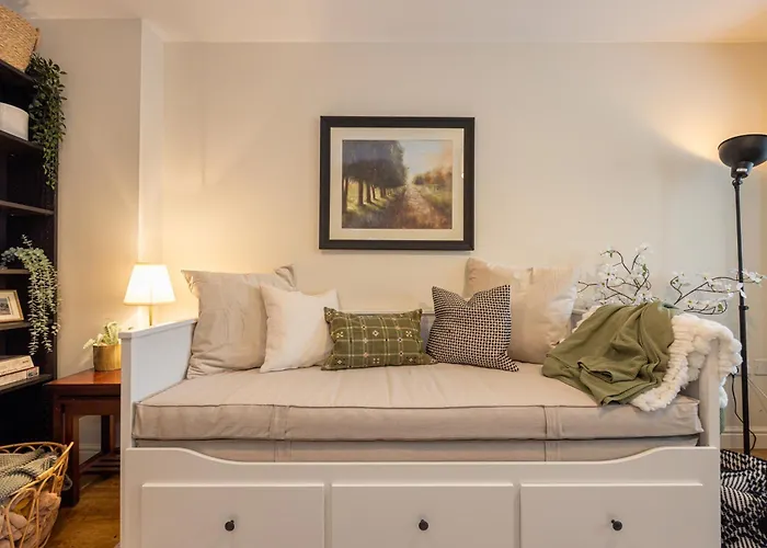 Luxury Spacious 3-bed Oasis Just 10 Mins From Centre With Free Parking *