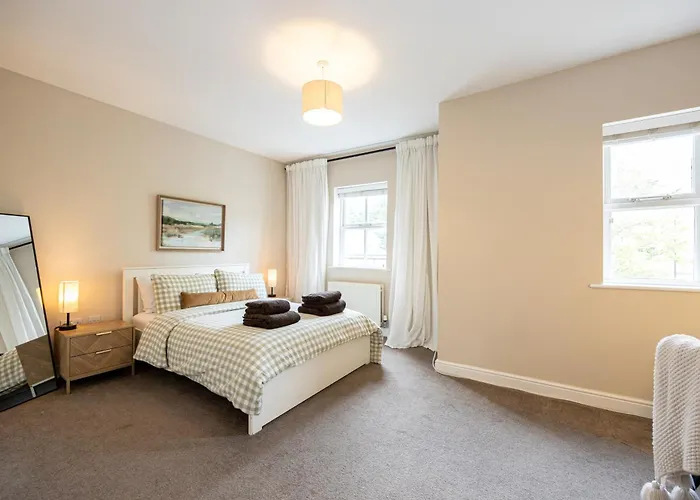 Luxury Spacious 3-bed Oasis Just 10 Mins From Centre With Free Parking * マンチェスター