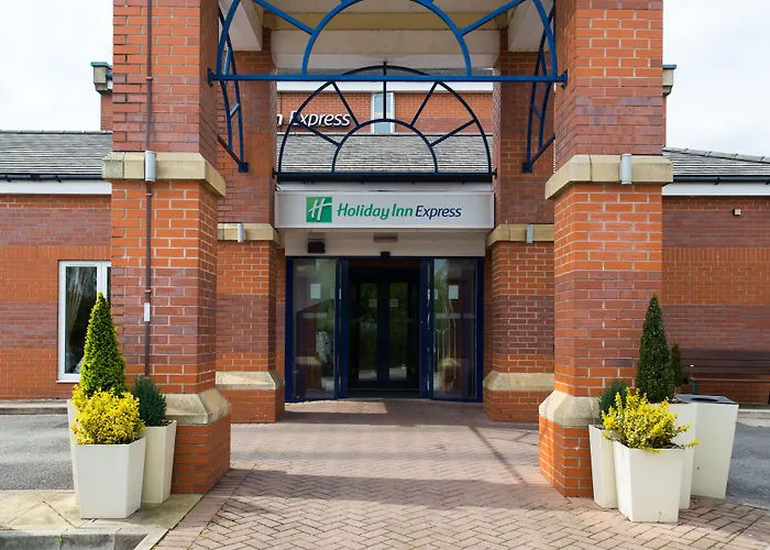 Express East By Ihg 호텔 3*