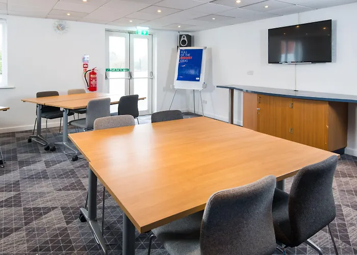 Express East By Ihg Hotel 3*