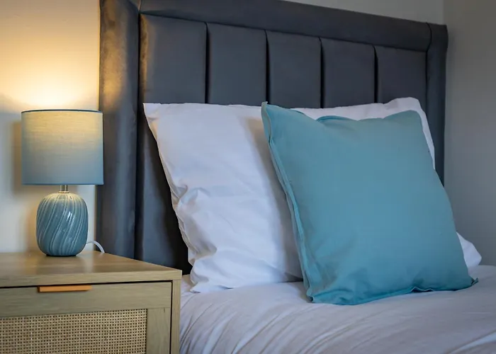 3 Bedroom House With 5 Beds And Parking 18lw Mánchester