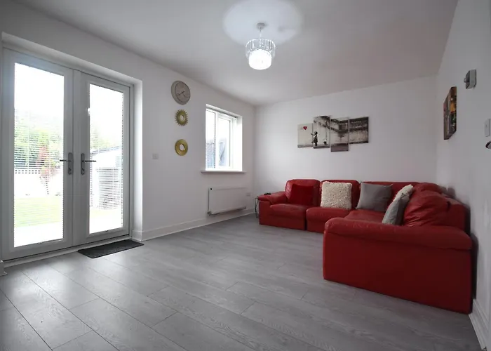 Modern 3br With Garden And Parking Mcr Holiday home Manchester