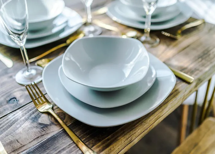 Spacious 4br With 3 Baths, Holiday home Manchester